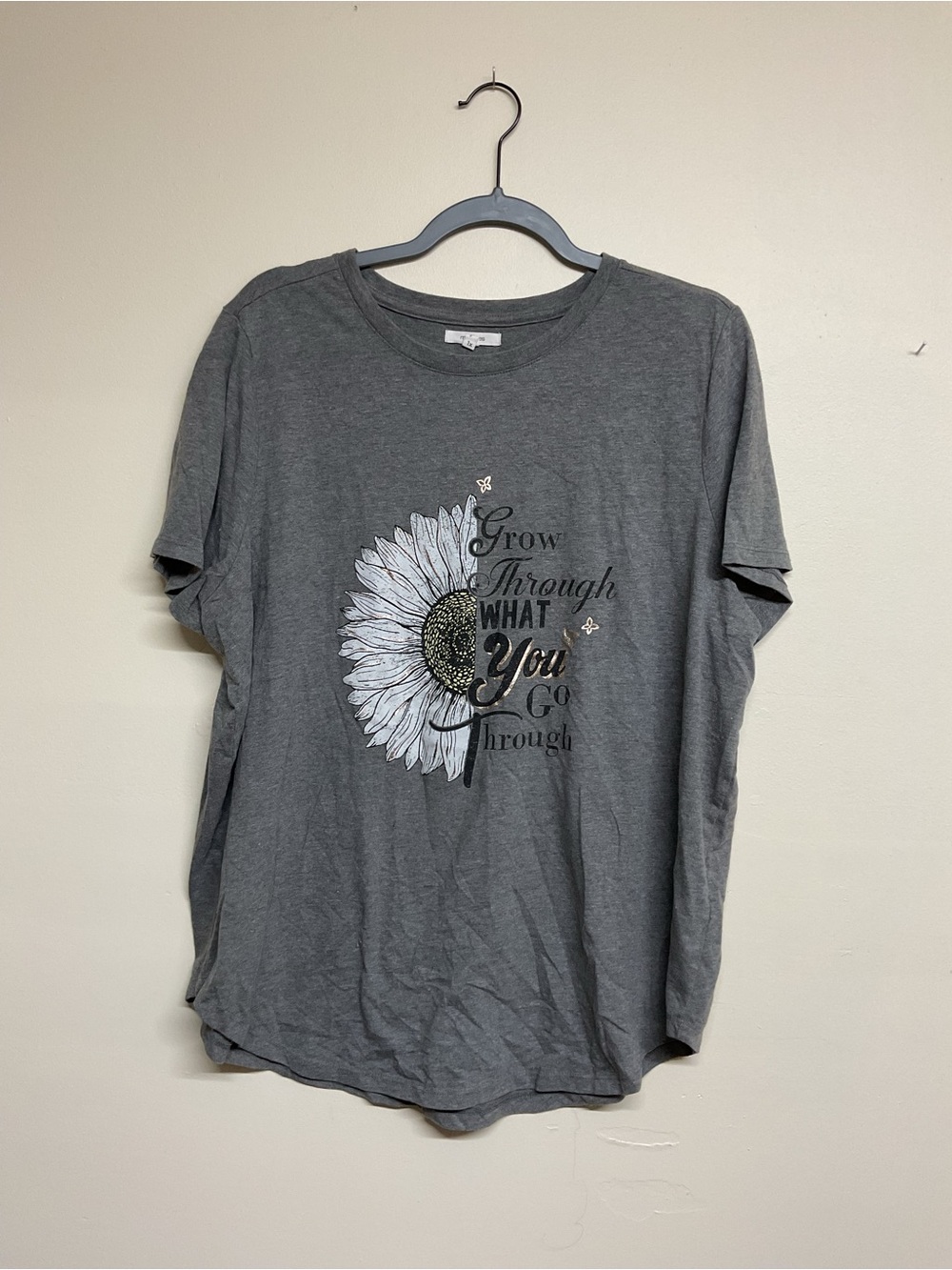 Maurices Gray Short Sleeve Tee with Sunflower Graphic